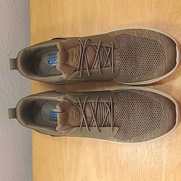 Skechers Classic FIT Air-Cooled memory foam slip ons - Picture 1 of 8